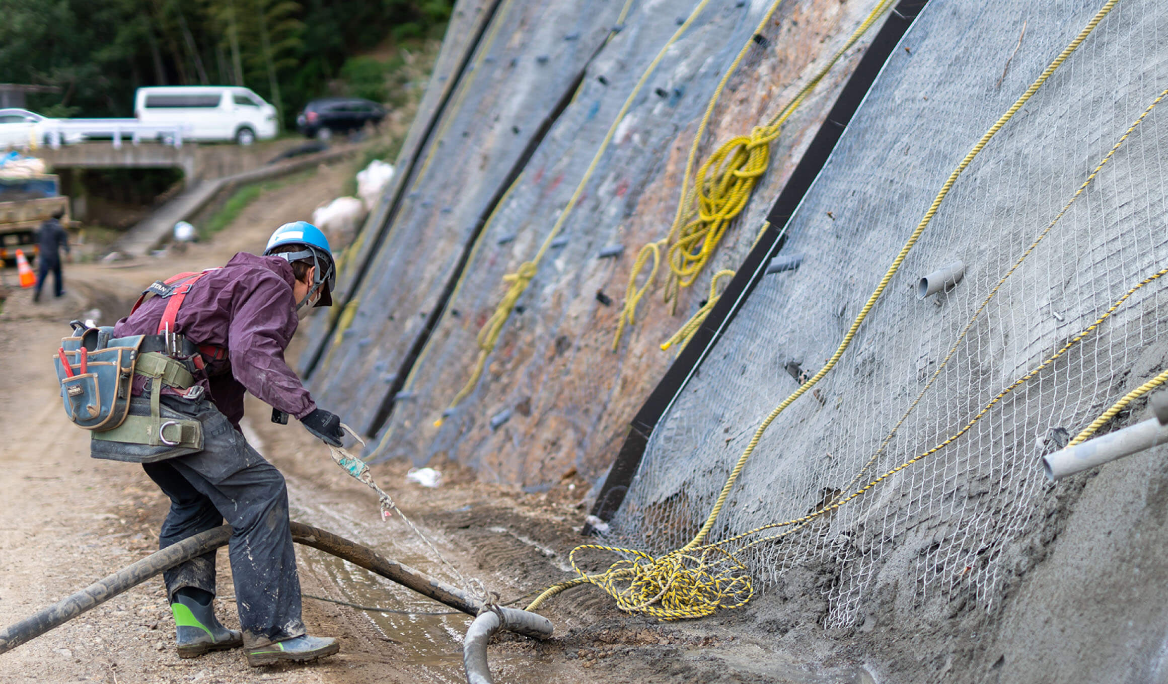 作業を行うスタッフ